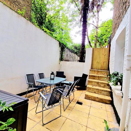 Spacious & Cosy 2 Bedroom Home Plus 2 Sofa-Beds With Private Entrance And Back Patio, 3 Min Walk To Earl'S Court Station London Bagian luar foto
