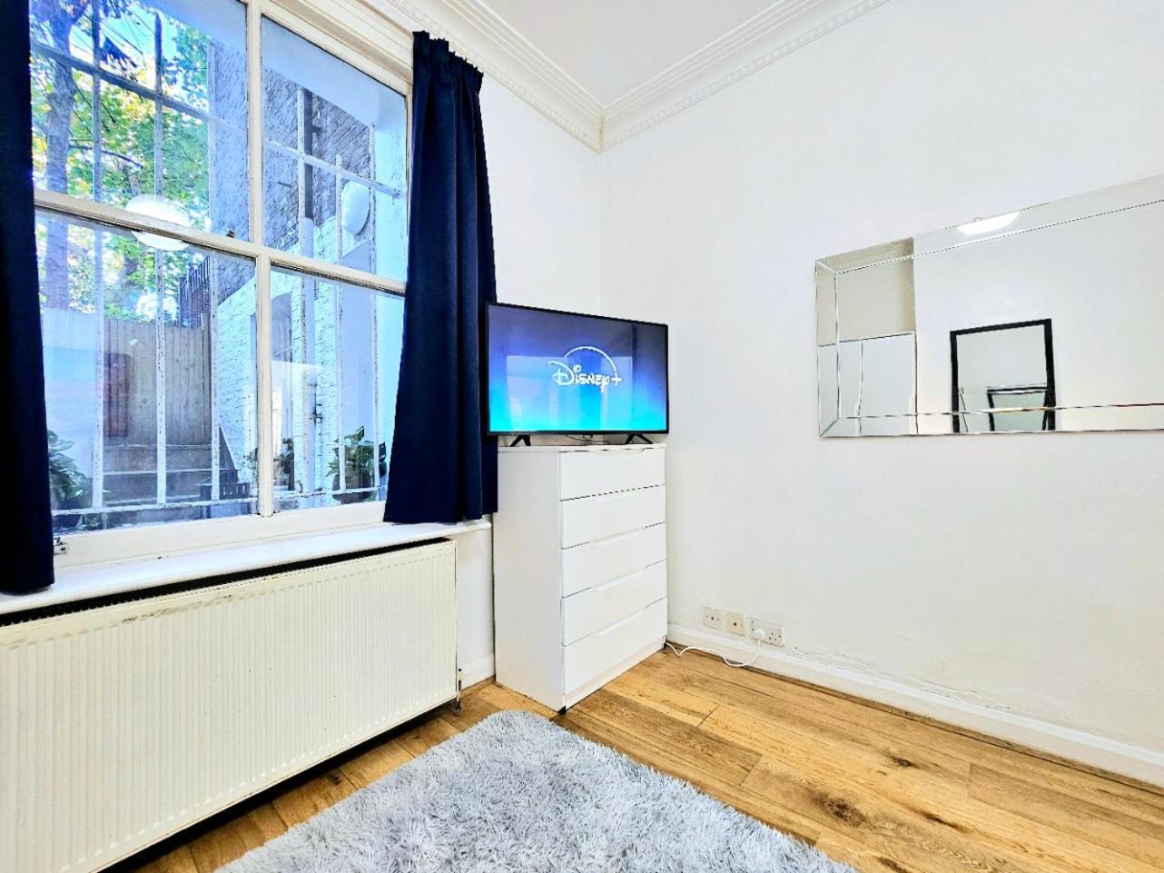Spacious & Cosy 2 Bedroom Home Plus 2 Sofa-Beds With Private Entrance And Back Patio, 3 Min Walk To Earl'S Court Station London Bagian luar foto